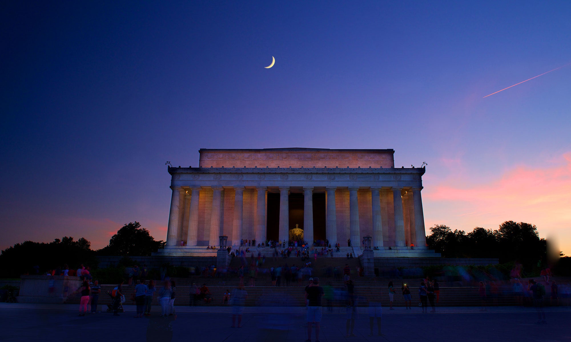 The Lincoln Memorial lit at dusk